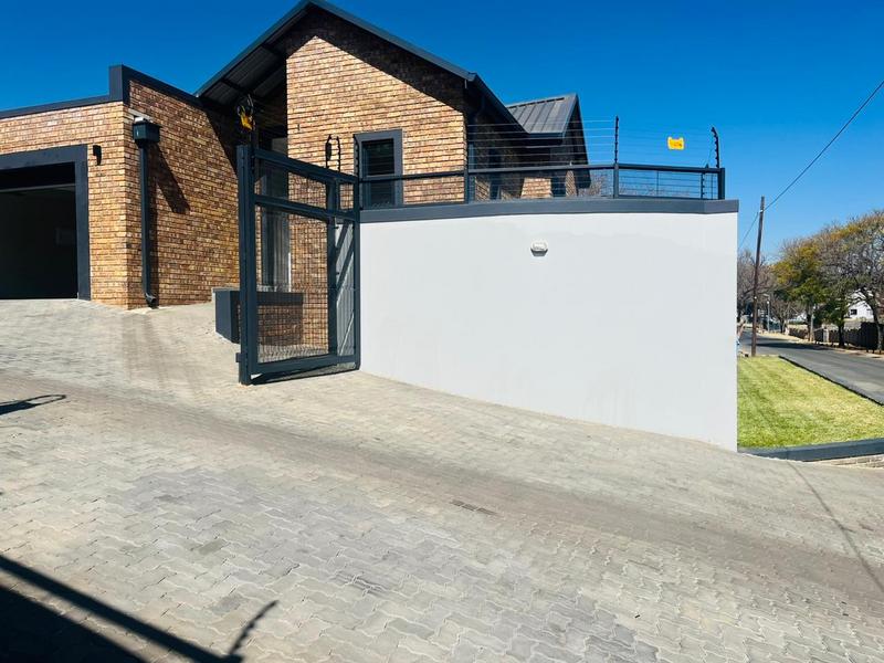 To Let 3 Bedroom Property for Rent in Ferndale Gauteng