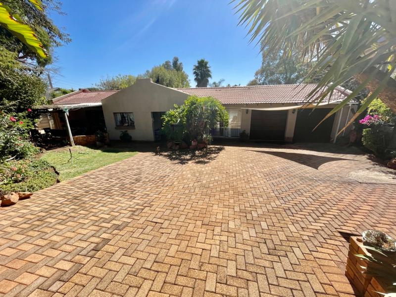 3 Bedroom Property for Sale in Noordheuwel Gauteng