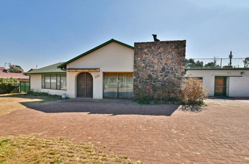 3 Bedroom Property for Sale in Reuven Gauteng