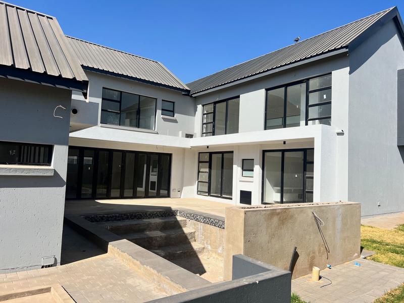 5 Bedroom Property for Sale in Midstream Ridge Gauteng