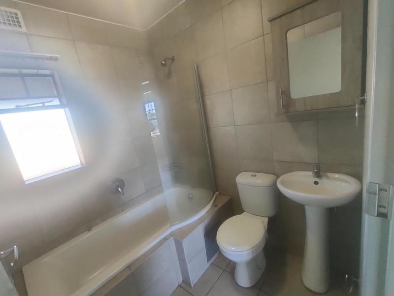 2 Bedroom Property for Sale in Montana Tuine Gauteng