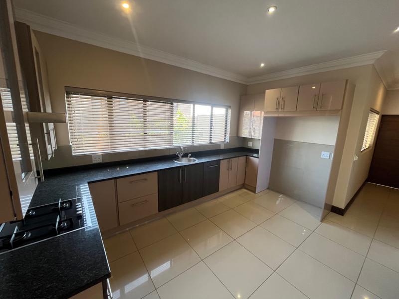 To Let 4 Bedroom Property for Rent in Waterkloof Ridge Gauteng