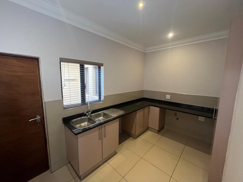 To Let 4 Bedroom Property for Rent in Waterkloof Ridge Gauteng