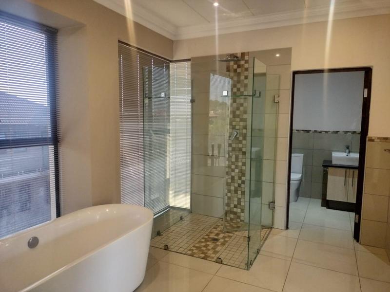 To Let 4 Bedroom Property for Rent in Waterkloof Ridge Gauteng