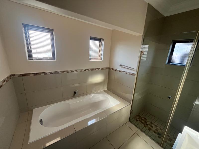 To Let 4 Bedroom Property for Rent in Waterkloof Ridge Gauteng