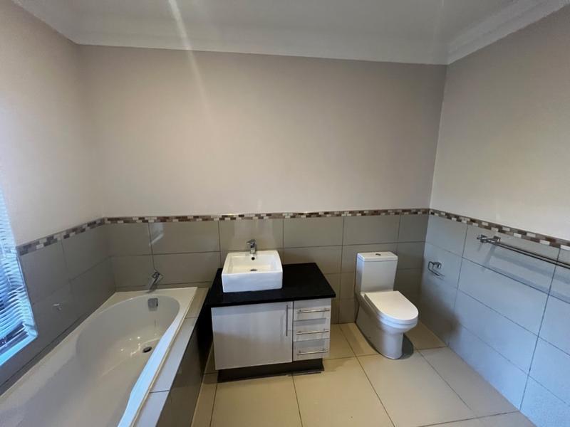 To Let 4 Bedroom Property for Rent in Waterkloof Ridge Gauteng