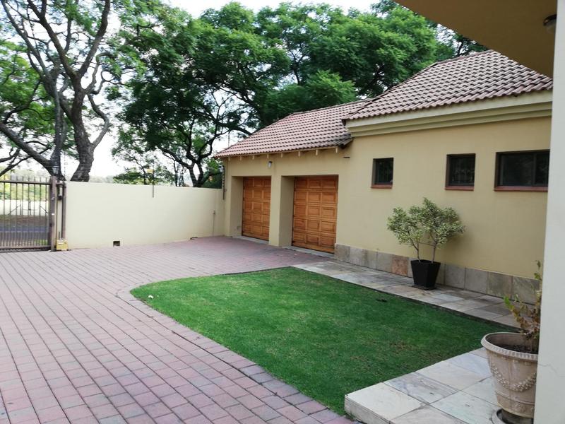 4 Bedroom Property for Sale in Nieuw Muckleneuk Gauteng