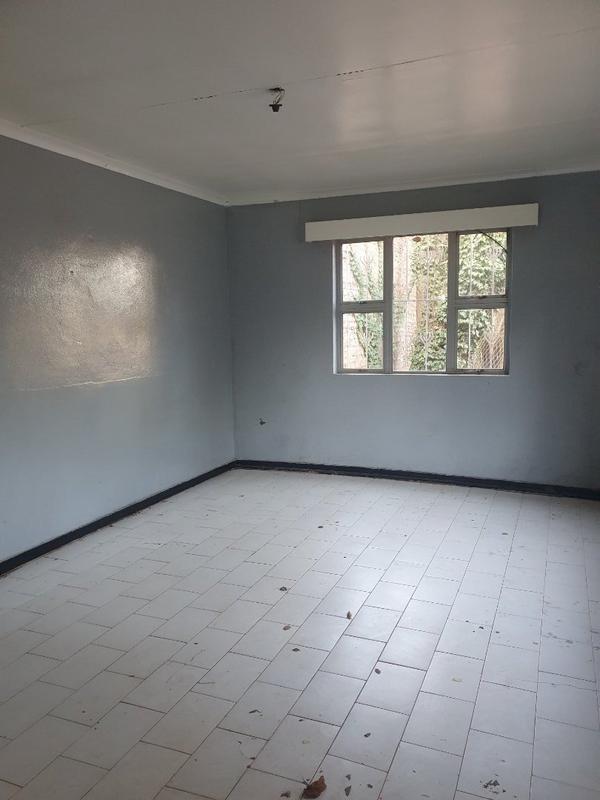 6 Bedroom Property for Sale in Observatory Gauteng