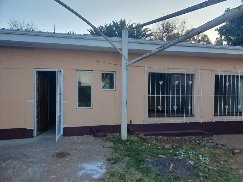 6 Bedroom Property for Sale in Observatory Gauteng