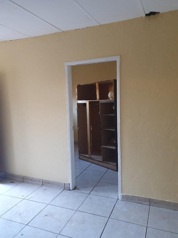 6 Bedroom Property for Sale in Observatory Gauteng