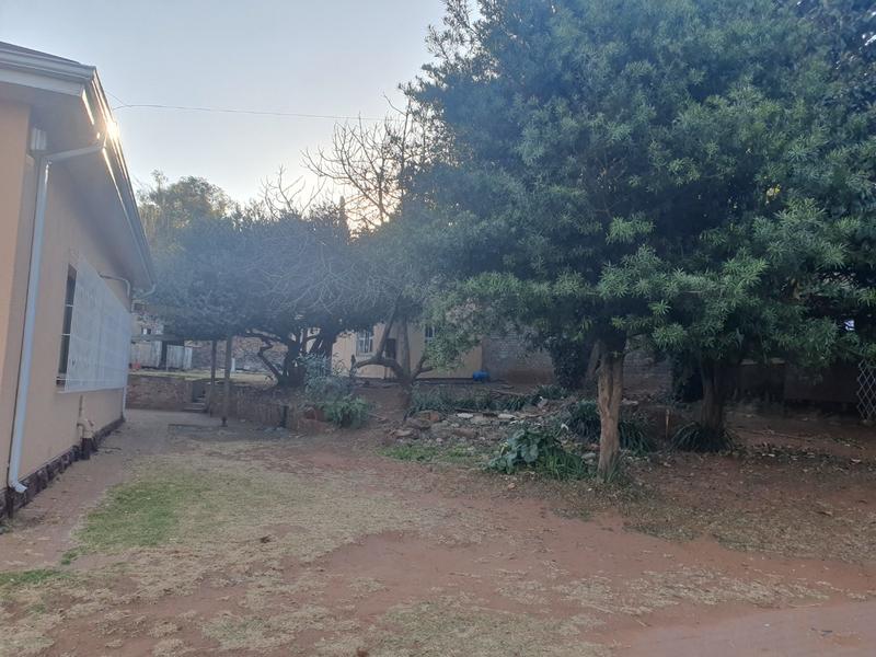 6 Bedroom Property for Sale in Observatory Gauteng