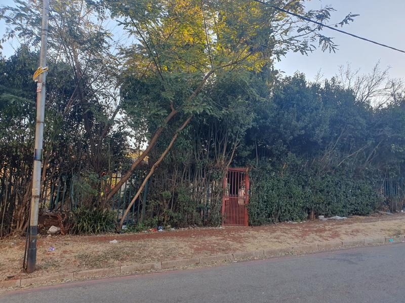 6 Bedroom Property for Sale in Observatory Gauteng