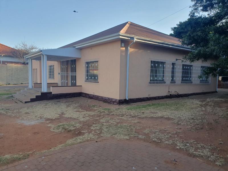 6 Bedroom Property for Sale in Observatory Gauteng