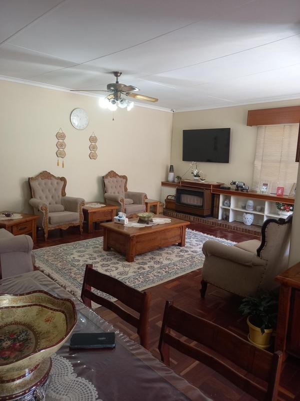 To Let 5 Bedroom Property for Rent in Greenside Gauteng