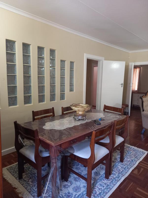 To Let 5 Bedroom Property for Rent in Greenside Gauteng