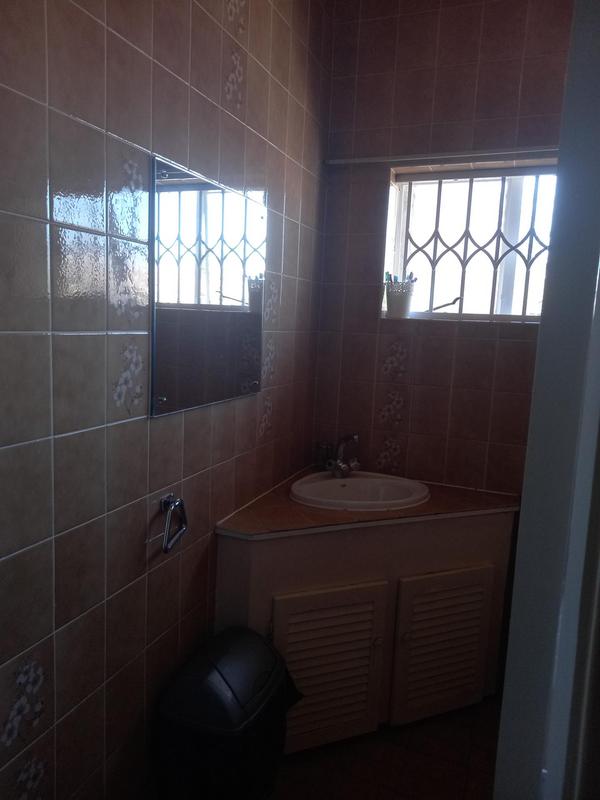 To Let 5 Bedroom Property for Rent in Greenside Gauteng