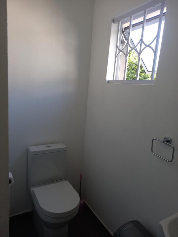 To Let 5 Bedroom Property for Rent in Greenside Gauteng