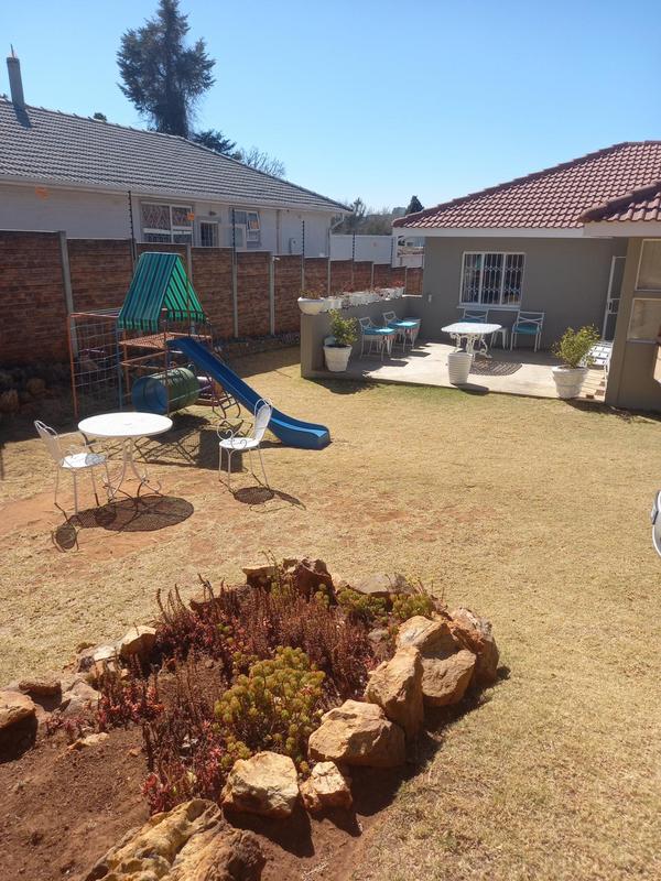 To Let 5 Bedroom Property for Rent in Greenside Gauteng