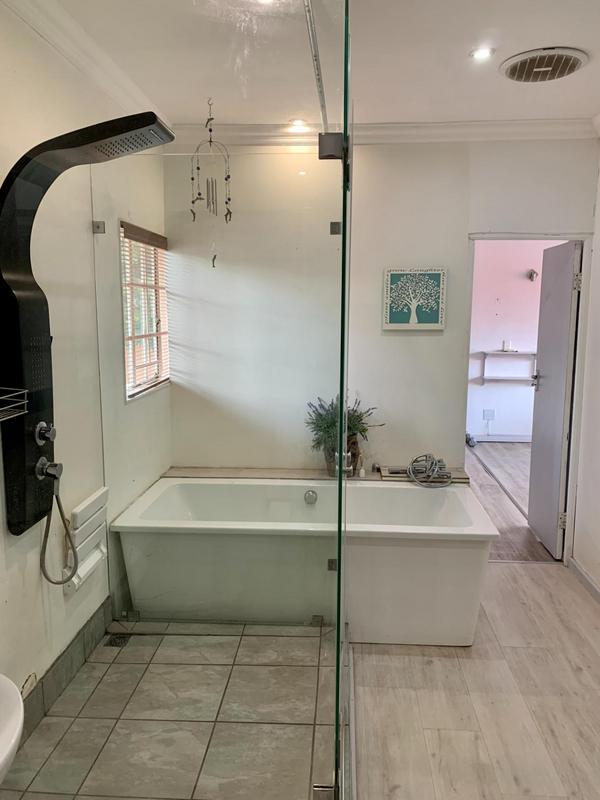 To Let 1 Bedroom Property for Rent in Edenvale Gauteng