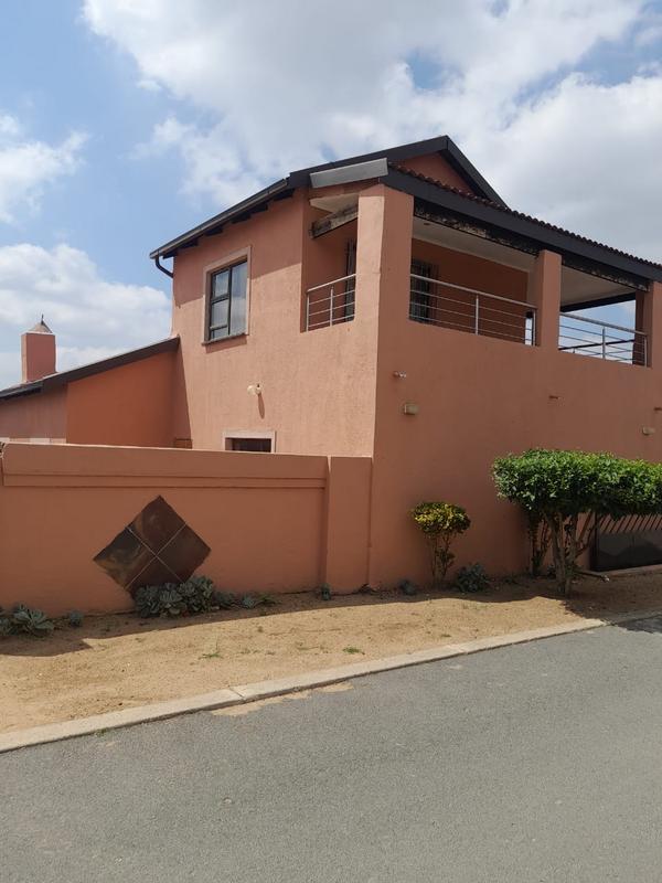 4 Bedroom Property for Sale in Olievenhoutbosch Gauteng