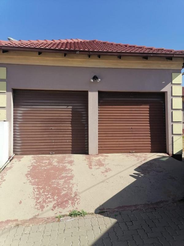 3 Bedroom Property for Sale in Olievenhoutbosch Gauteng