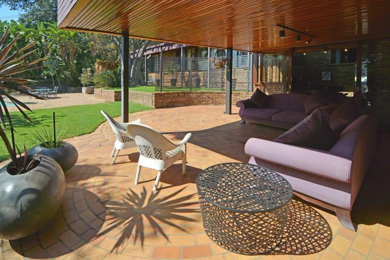 7 Bedroom Property for Sale in Benmore Gardens Gauteng