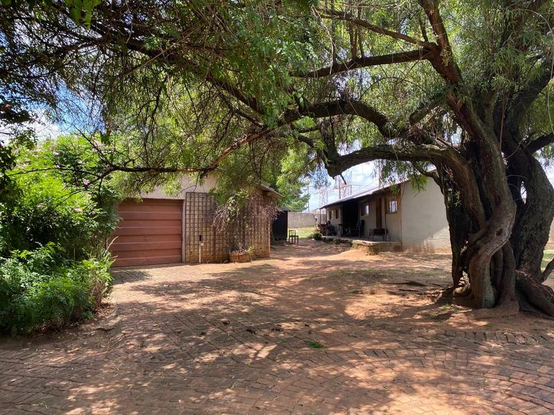 2 Bedroom Property for Sale in Knopjeslaagte Gauteng