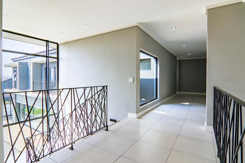 5 Bedroom Property for Sale in Midstream Ridge Gauteng