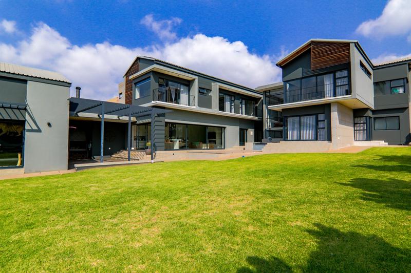 5 Bedroom Property for Sale in Midstream Ridge Gauteng