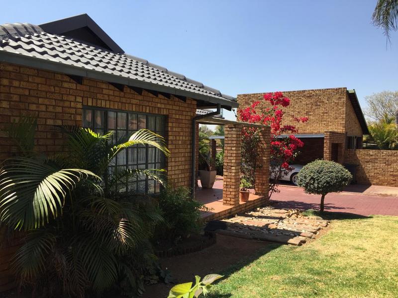 2 Bedroom Property for Sale in Theresa Park Gauteng