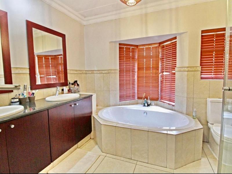 To Let 3 Bedroom Property for Rent in Rivonia Gauteng