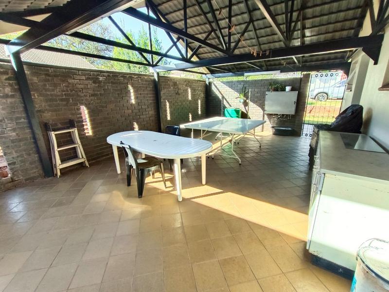 5 Bedroom Property for Sale in Wonderboom Gauteng