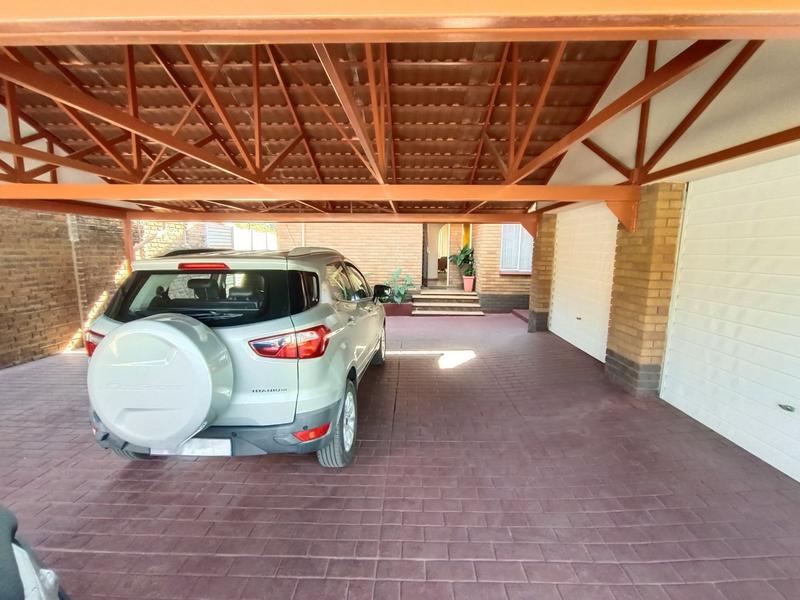 5 Bedroom Property for Sale in Wonderboom Gauteng