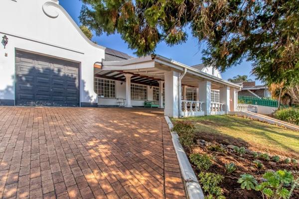 4 Bedroom Property for Sale in Helderkruin Gauteng