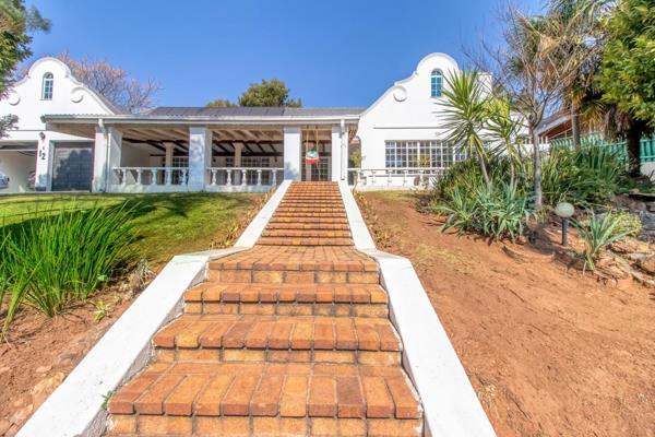 4 Bedroom Property for Sale in Helderkruin Gauteng