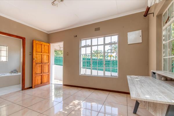 4 Bedroom Property for Sale in Helderkruin Gauteng