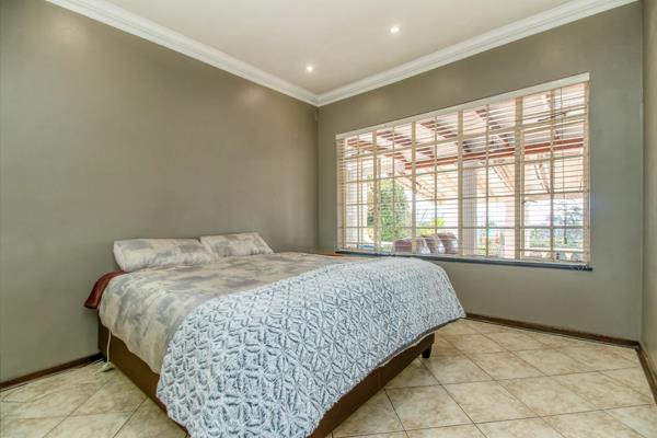 4 Bedroom Property for Sale in Helderkruin Gauteng