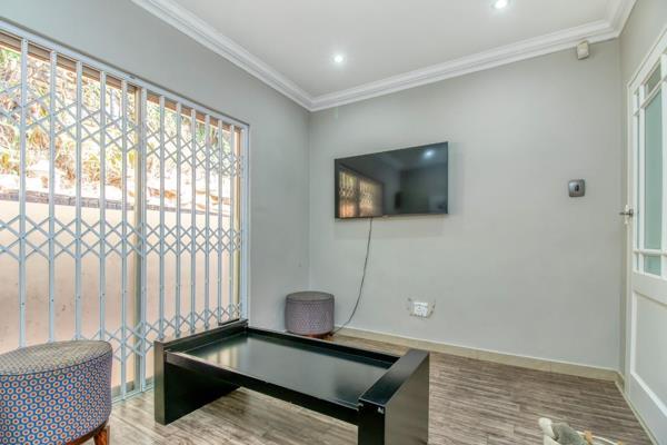 4 Bedroom Property for Sale in Helderkruin Gauteng