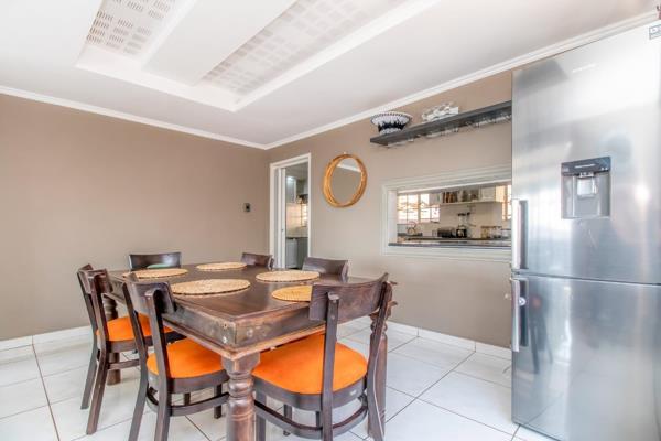 4 Bedroom Property for Sale in Helderkruin Gauteng