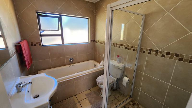 3 Bedroom Property for Sale in New Redruth Gauteng