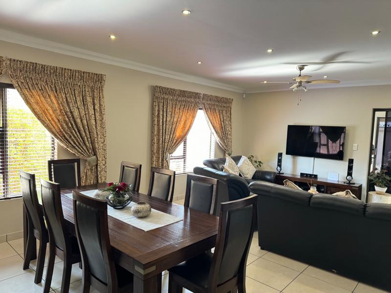 5 Bedroom Property for Sale in Raslouw Gardens Gauteng