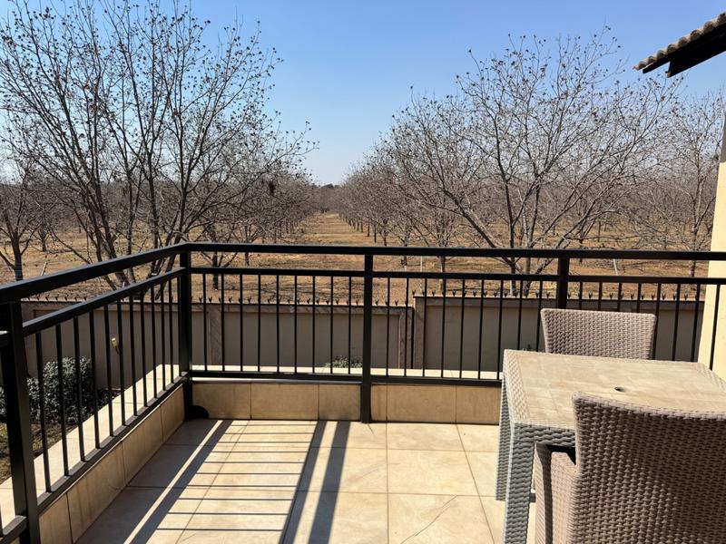 5 Bedroom Property for Sale in Raslouw Gardens Gauteng