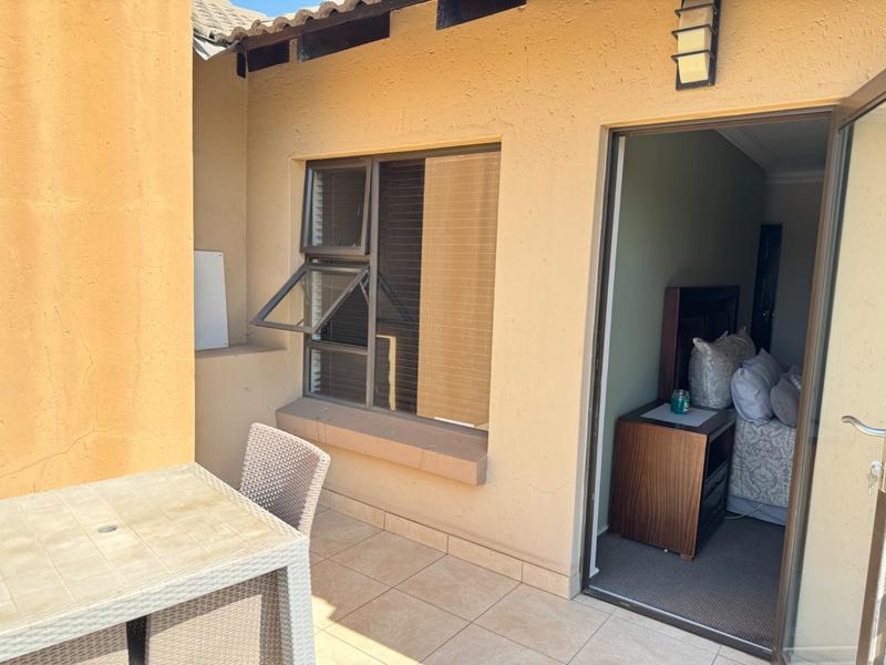 5 Bedroom Property for Sale in Raslouw Gardens Gauteng