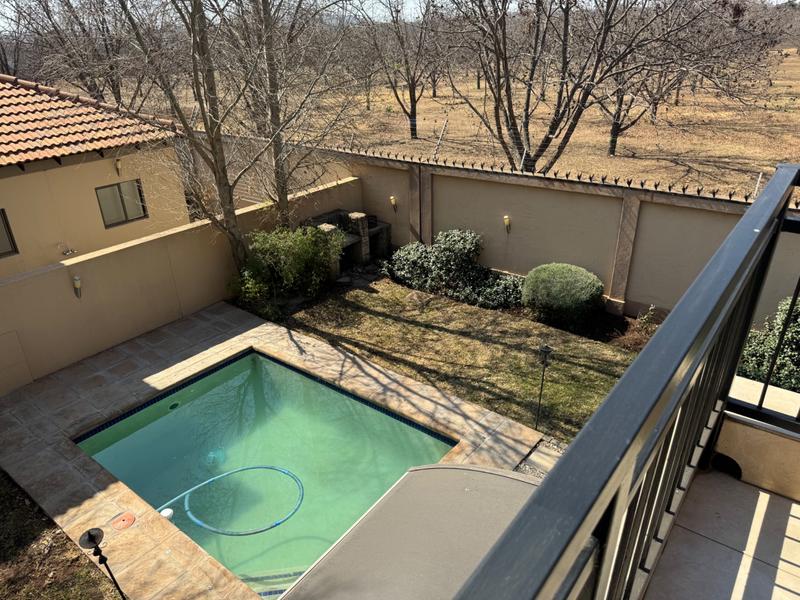 5 Bedroom Property for Sale in Raslouw Gardens Gauteng