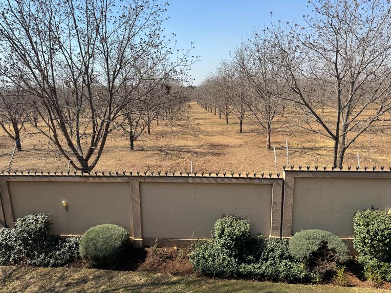 5 Bedroom Property for Sale in Raslouw Gardens Gauteng