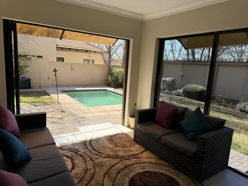 5 Bedroom Property for Sale in Raslouw Gardens Gauteng