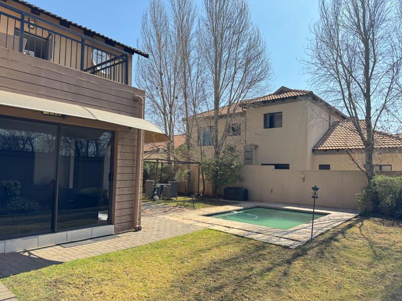 5 Bedroom Property for Sale in Raslouw Gardens Gauteng