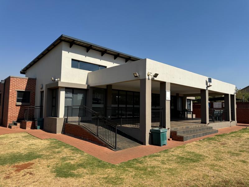 5 Bedroom Property for Sale in Raslouw Gardens Gauteng