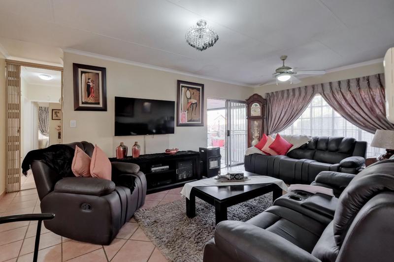 3 Bedroom Property for Sale in Wierdaglen Estate Gauteng