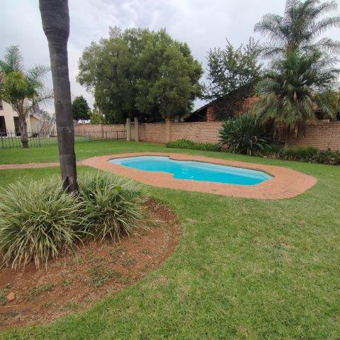 2 Bedroom Property for Sale in Highveld Gauteng